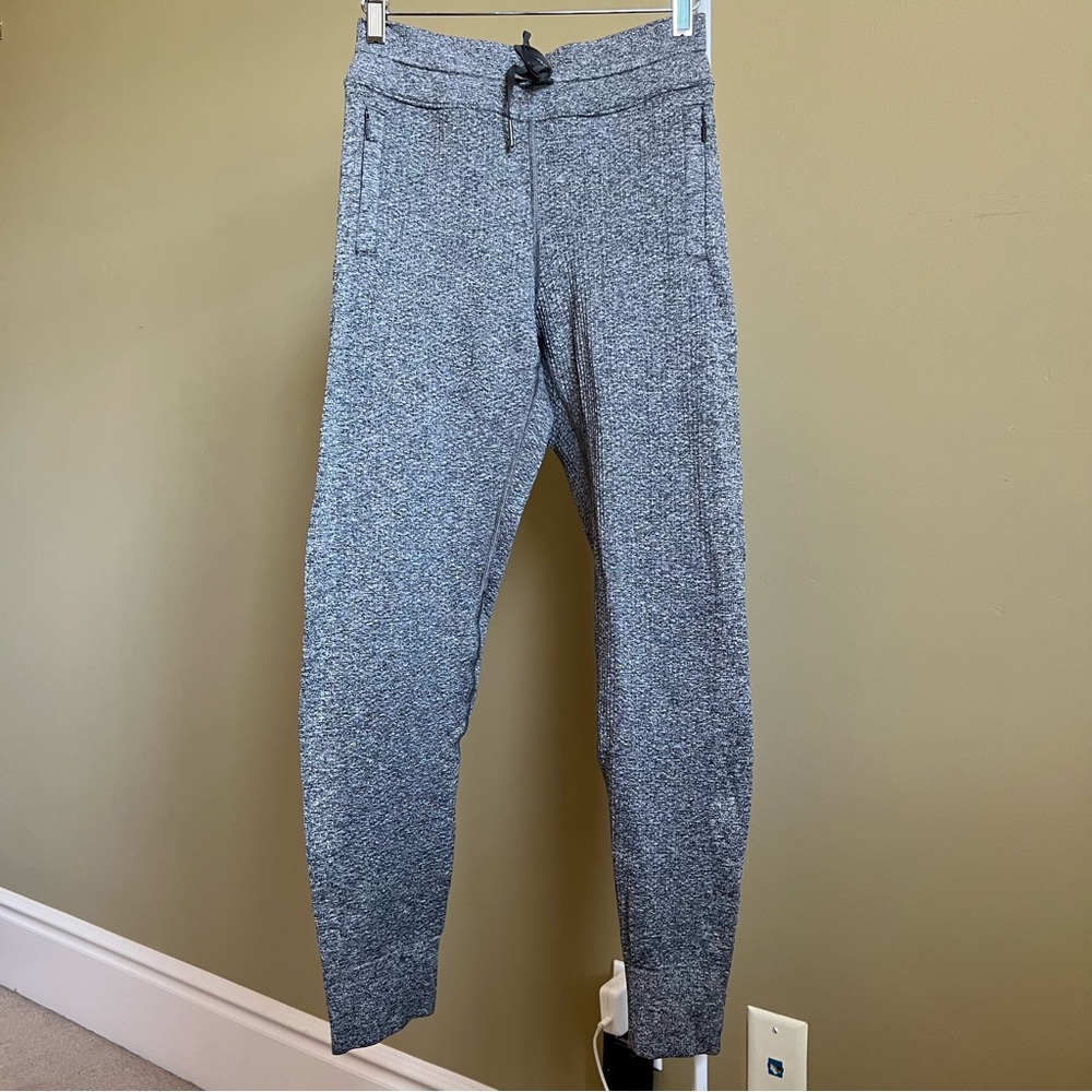 Lululemon engineered warmth jogger